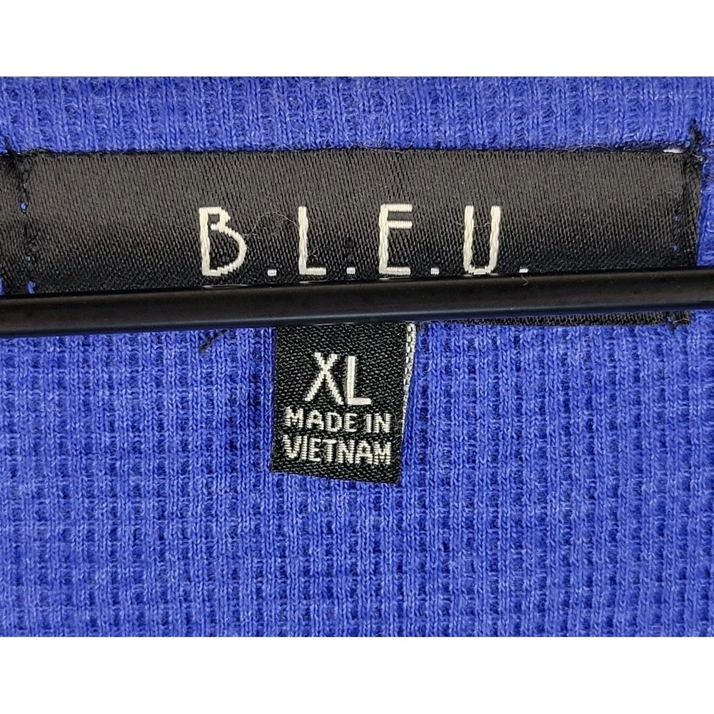 B.L.E.U. Blue Waffle Knit Thermal Embellished Medallion Graphic‎ Top Boho XL - Picture 2 of 7